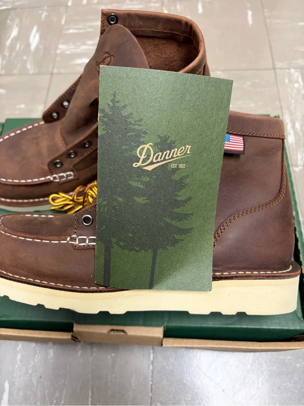 Danner Bull Run Moc Toe Sz 8 NWB